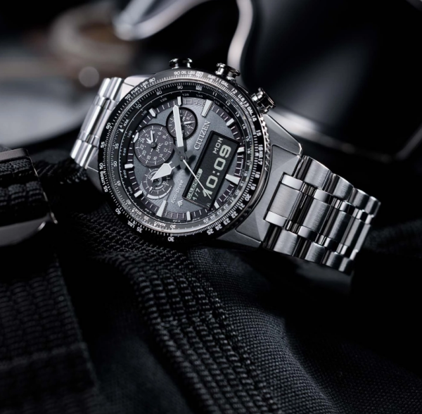 Citizen JV2006-55H Erkek Kol Saati
